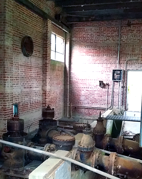 Actually, interior is just pipes and pumps that seemed deliciously derelict.